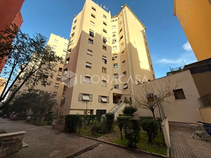 Appartamento bilocale in vendita in Via Ponzio Cominio, Roma