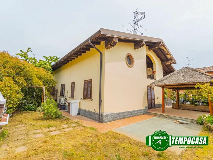 Casa quadrilocale in vendita in Via Caravaggio, Borgarello