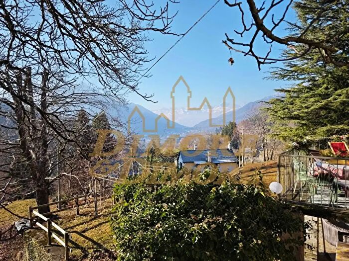 Casa con 5 locali in vendita in Via Colonnello Giuseppe Garbagni, Craveggia