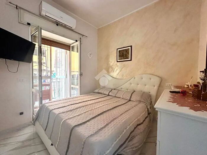 Appartamento bilocale in vendita in Via Francesco Paolo Bozzelli, Napoli