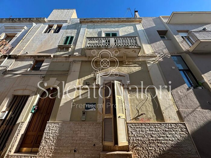 Casa trilocale in vendita in Via Costa, Parabita