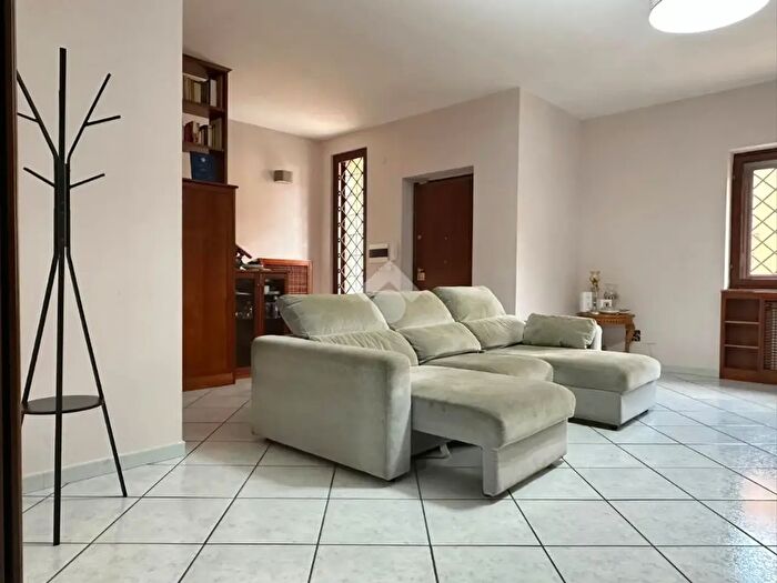 Casa con 5 locali in vendita in Via Santa Caterina da Siena, Giugliano In Campania