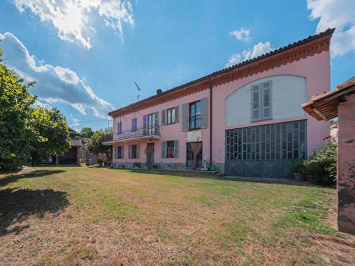 Casa con 6 locali in vendita in Frazione Quarto Inferiore, Asti