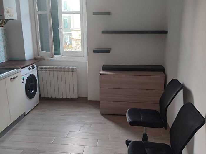 Appartamento bilocale in affitto in Via Bolzaneto, Bolzaneto, Genova