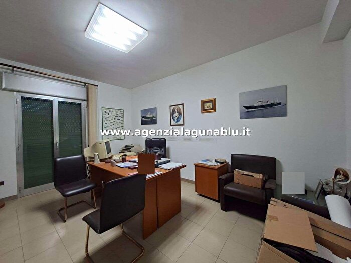 Casa con 9 locali in vendita in Via Luigi Vaccara, Mazara Del Vallo