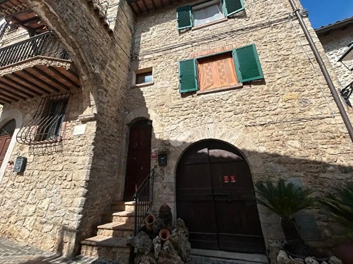 Casa trilocale in vendita in Via San Sebastiano, Montecastrilli