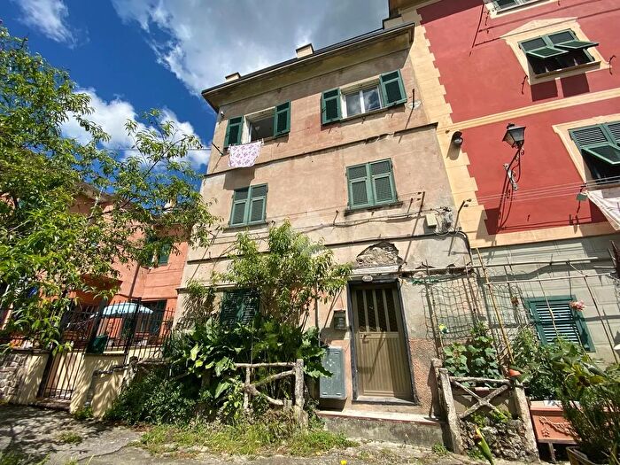 Appartamento trilocale in vendita in Viale Giovanni Battista Rinesi, Genova