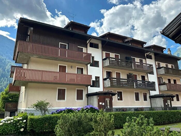 Appartamento trilocale in vendita in Viale Dolomiti, Pinzolo