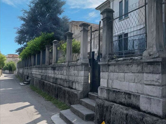 Appartamento con 6 locali in affitto in Via Franco Faccio, Cittadella Porta Nuova, Verona