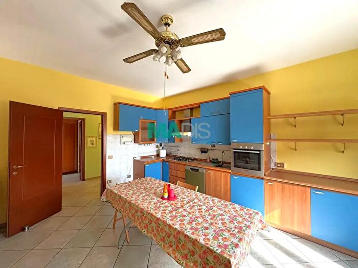 Appartamento quadrilocale in vendita in Piazza Medaglie d'Oro, Prato