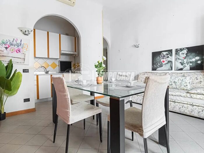 Appartamento bilocale in vendita in Piazza Angilberto, Milano