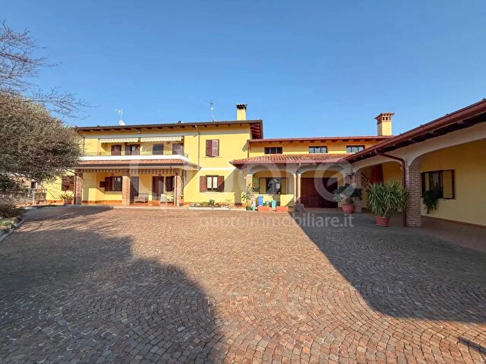 Casa con 15 locali in vendita in Via Principale, Pavia Di Udine
