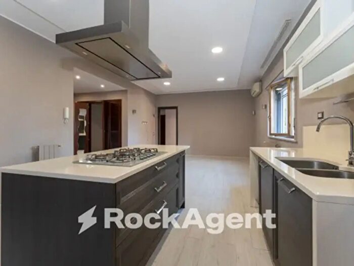 Appartamento con 5 locali in vendita in Via Sebastiano Catania, Catania