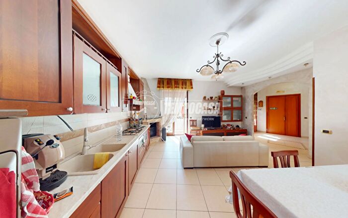 Appartamento trilocale in vendita in Via Bruno Buozzi, Casoria