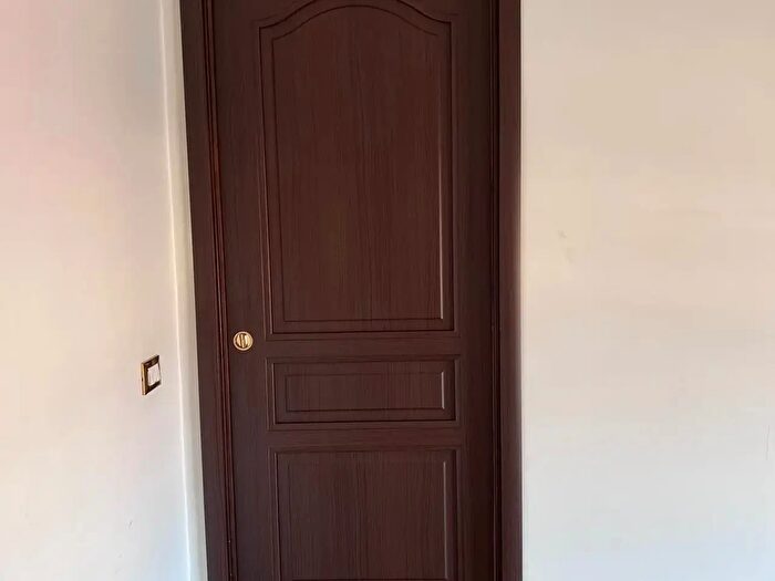 Appartamento trilocale in vendita in Via Oreto, Palermo
