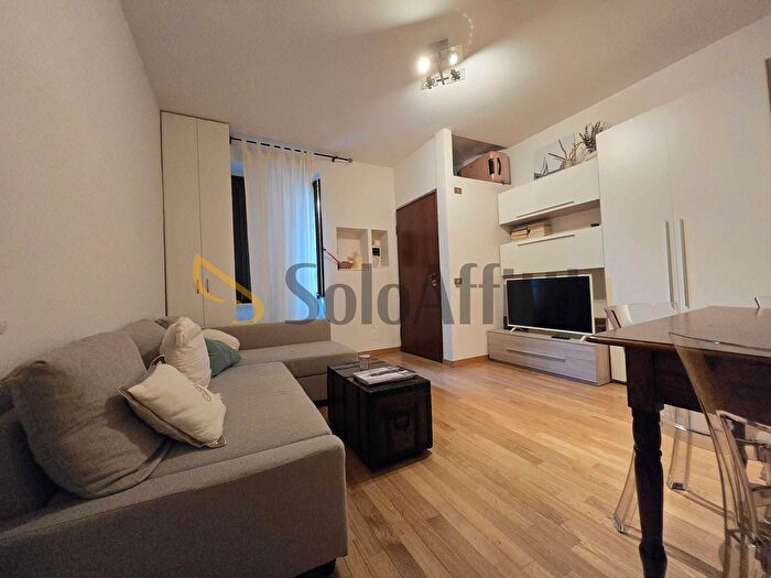 Appartamento bilocale in affitto in Via della Moscova, Milano