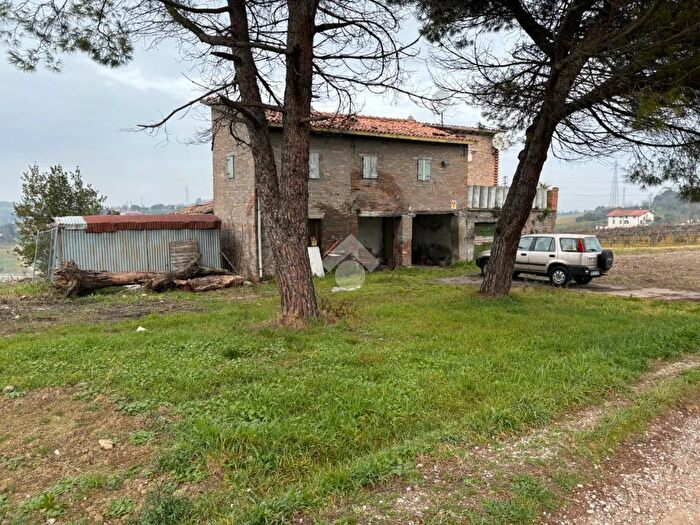 Casa trilocale in vendita in Via Covignano, Rimini