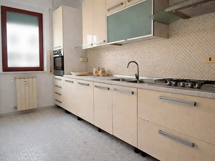 Appartamento con 5 locali in vendita in Giovanni Battista La Salle, Massa