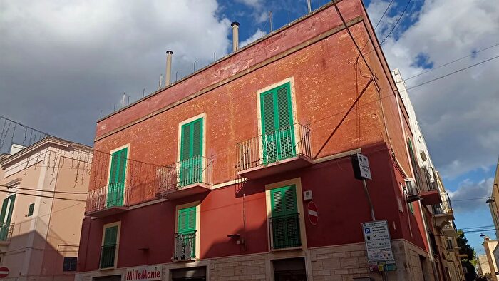 Casa con 6 locali in vendita in Fasano