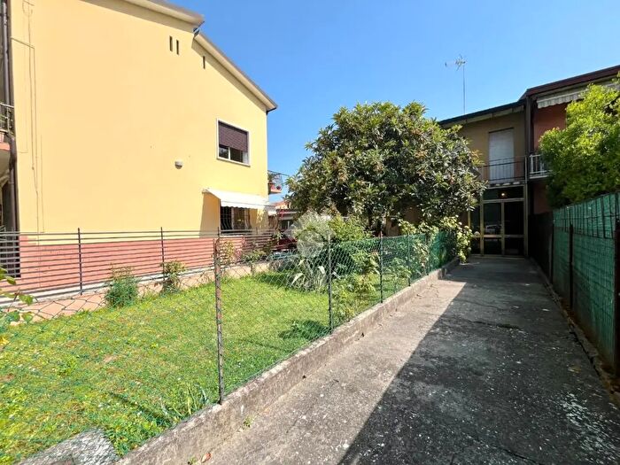 Casa quadrilocale in vendita in Via G Marconi, Ponte San Nicolo