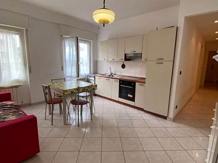 Appartamento con 5 locali in affitto in Corso Europa, Centro, Finale Ligure