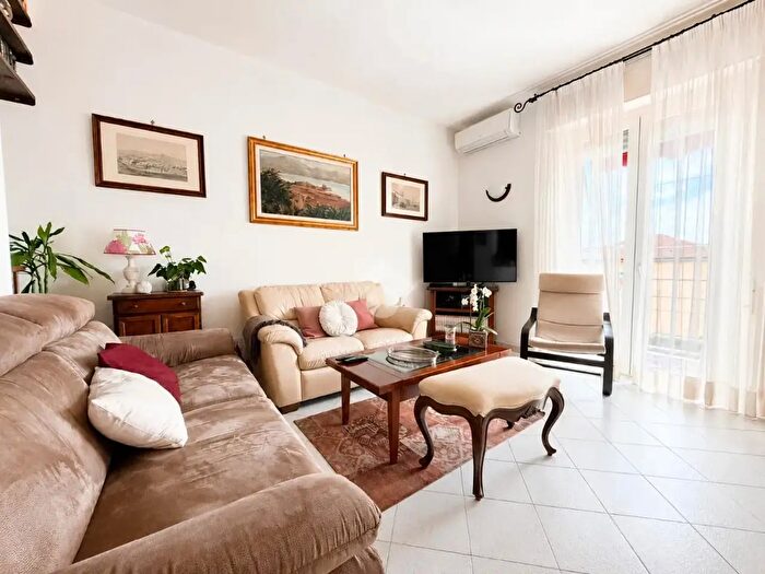 Appartamento quadrilocale in vendita in Via Cisa Sud, Santo Stefano Di Magra