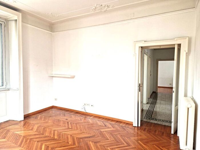 Appartamento trilocale in affitto in Via Leone Tolstoj, Piazza Napoli, Milano