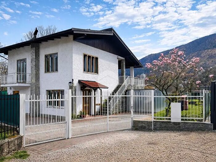 Casa con 7 locali in vendita in Via Mulino, Val Della Torre