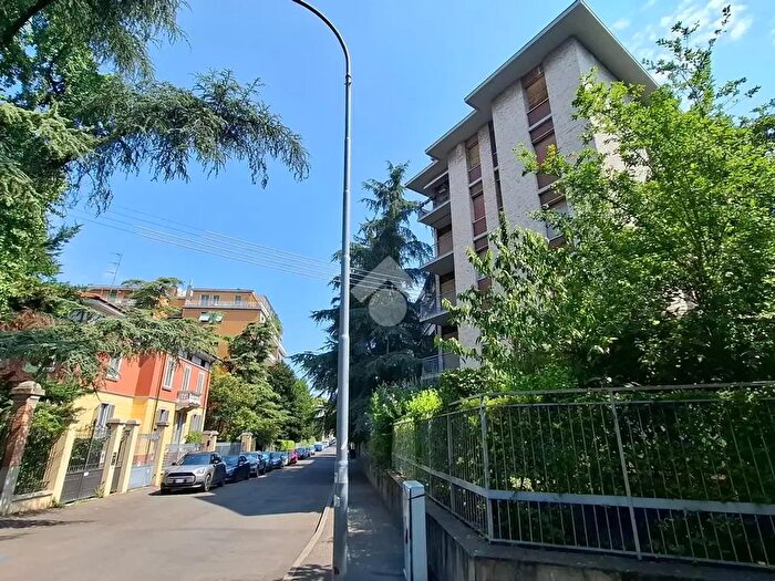 Appartamento con 5 locali in vendita in Via Paganini, Parma