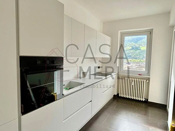 Appartamento quadrilocale in affitto in Via B Festaz, Aosta