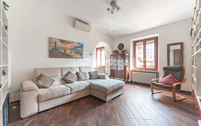 Appartamento trilocale in vendita in Viale Regina Giovanna, Milano