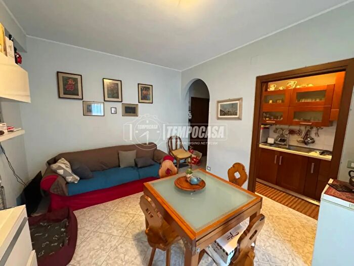 Appartamento trilocale in vendita in Via Gradisca, Baranzate