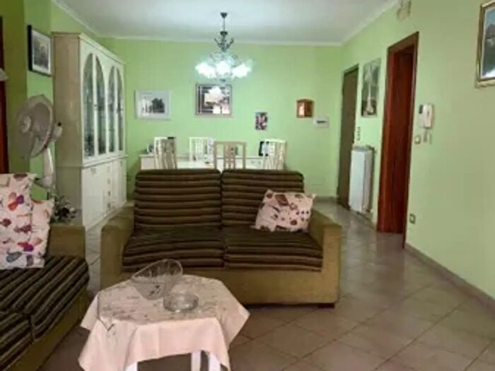 Appartamento con 6 locali in vendita in Via Manzoni Snc, Cimitile
