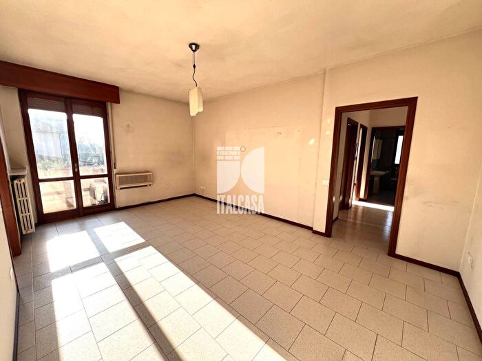 Appartamento trilocale in affitto in Via G Cugola, Cerese, Borgo Virgilio