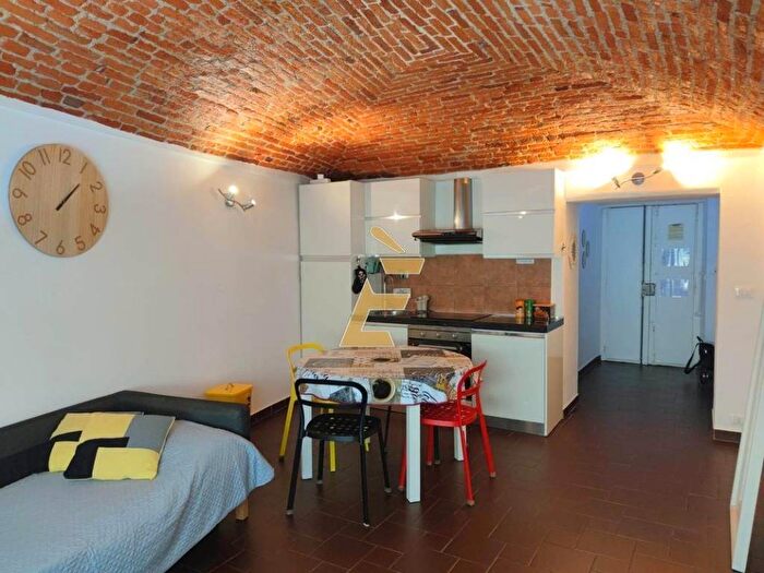 Appartamento trilocale in affitto in Via Principe Tommaso, San Salvario Baretti, Torino