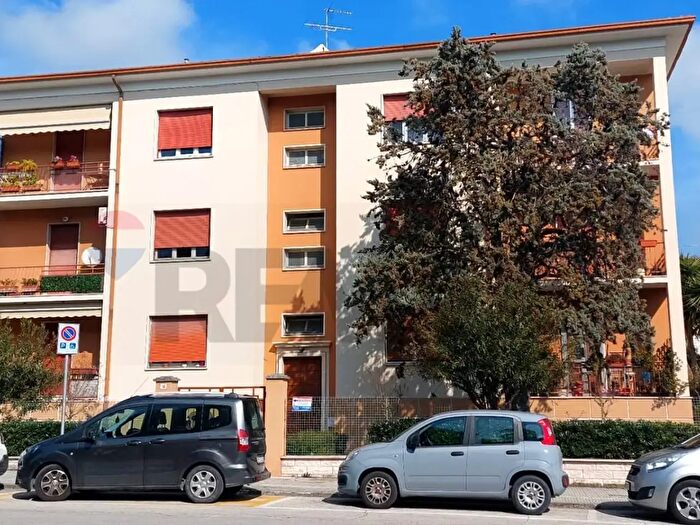 Appartamento con 5 locali in vendita in Viale Papa Giovanni XXIII, Jesi