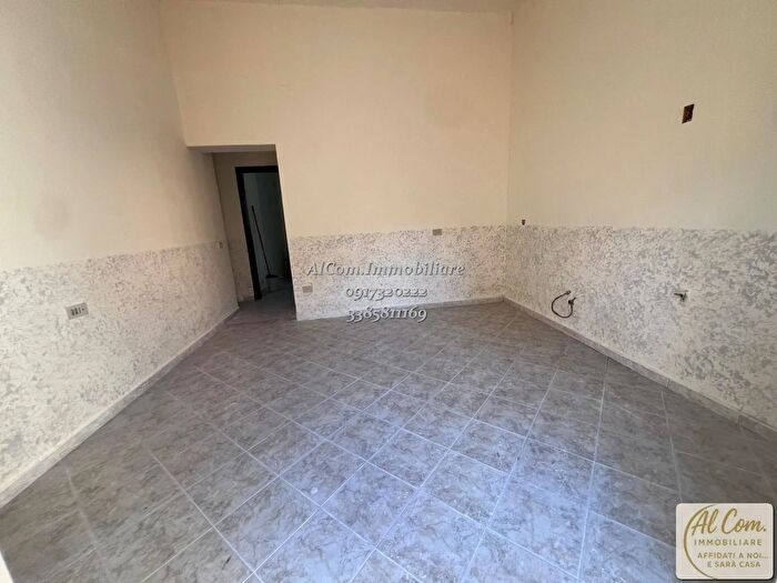 Appartamento quadrilocale in vendita in Corso dei Mille, Palermo