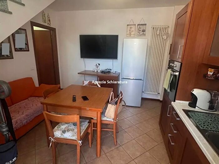 Appartamento con 5 locali in vendita in Montelabbate