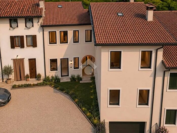 Casa con 6 locali in vendita in Via Salgaroli, San Giovanni Ilarione