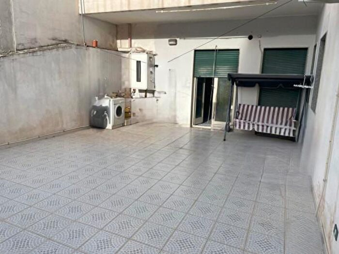 Appartamento con 6 locali in vendita in Via Lorenzo Il Magnifico, San Giorgio Ionico