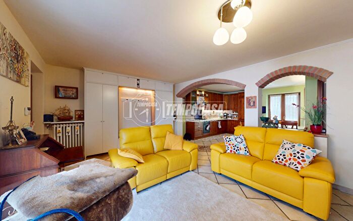 Casa con 7 locali in vendita in Via Carignano, Vinovo