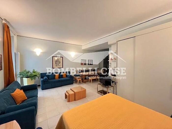 Appartamento monolocale in affitto in via gozzi, Plebisciti Susa, Milano