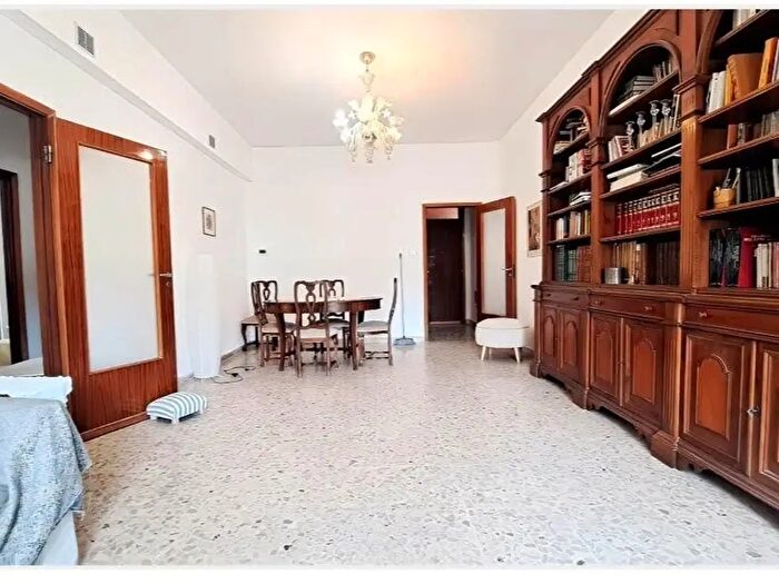 Appartamento con 5 locali in vendita in Zona Portone, Senigallia