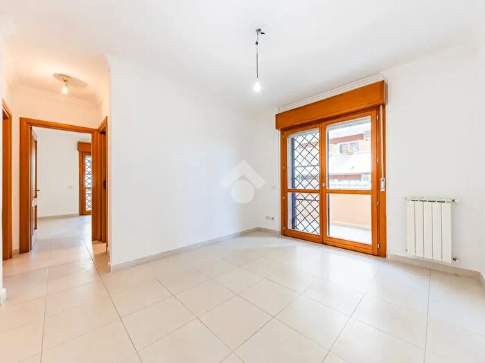 Appartamento bilocale in vendita in Via Wanda Osiris, Roma