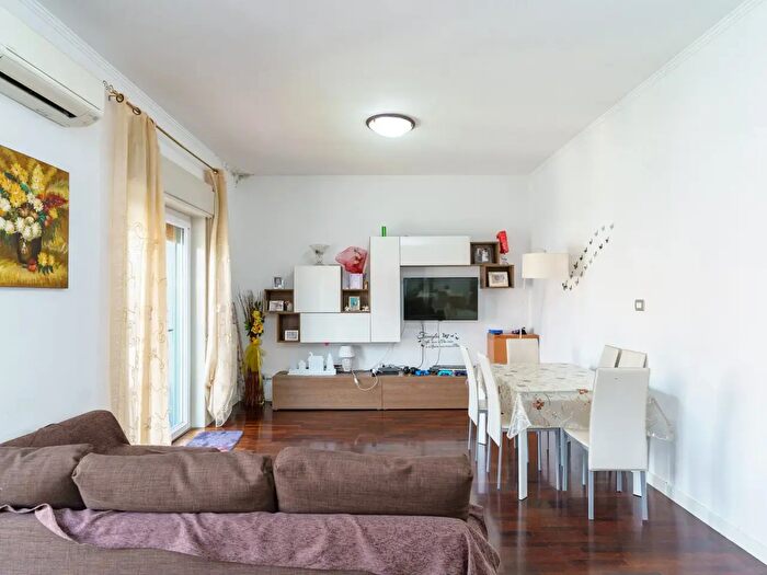 Appartamento con 6 locali in vendita in Via Freri Antonello, Catania
