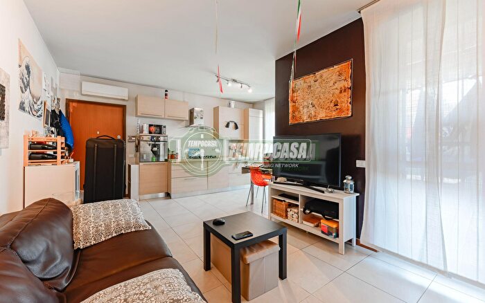 Appartamento bilocale in vendita in Via Galileo Galilei, Bernareggio