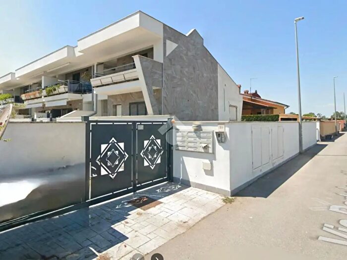 Casa quadrilocale in vendita in Via Bartolomeo Nogara, Roma