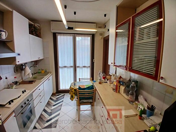 Appartamento trilocale in vendita in Via della Clementina Bergamo, Bergamo