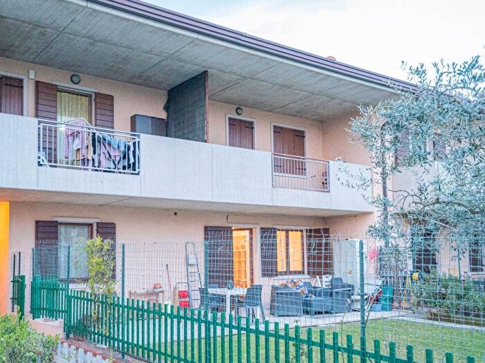 Appartamento bilocale in affitto in Via del Carrista, Negrar, Negrar di Valpolicella