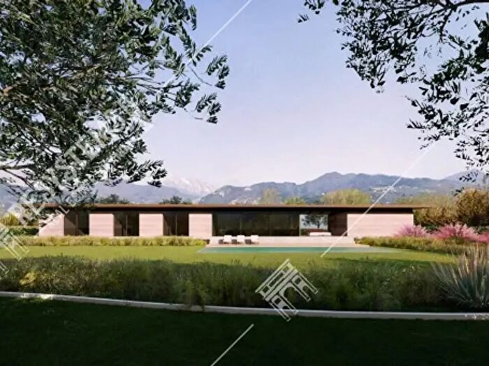 Casa quadrilocale in vendita in Via degli Olmi, Forte Dei Marmi